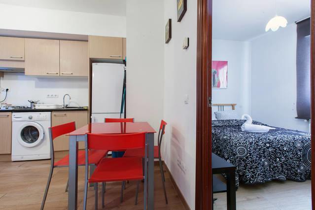 Mercado Anton Martin Apartment มาดริด ภายนอก รูปภาพ