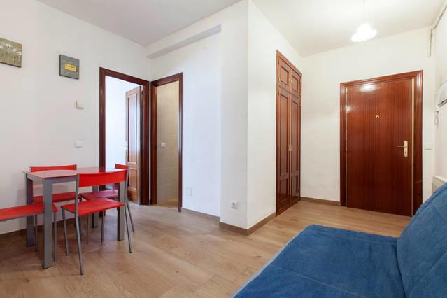 Mercado Anton Martin Apartment มาดริด ภายนอก รูปภาพ